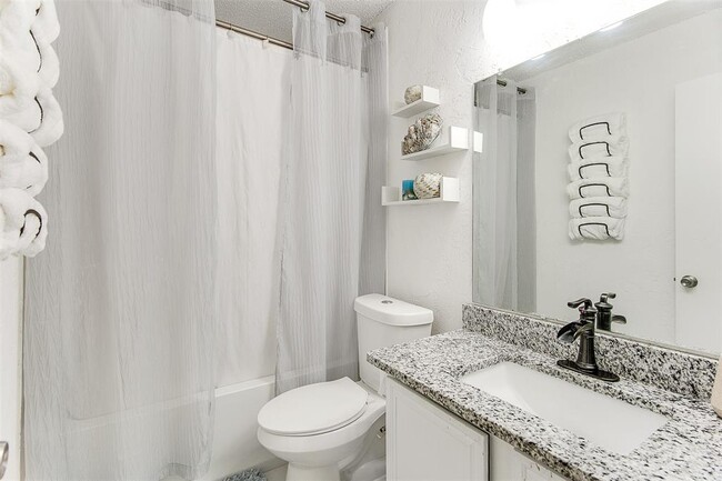 Building Photo - 2927 Chanute Dr