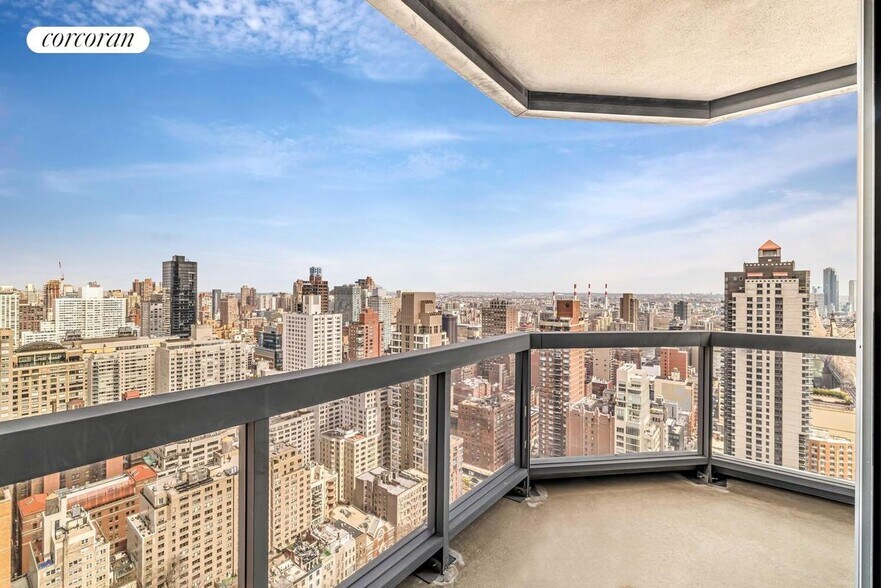 Building Photo - 200 E 61st St