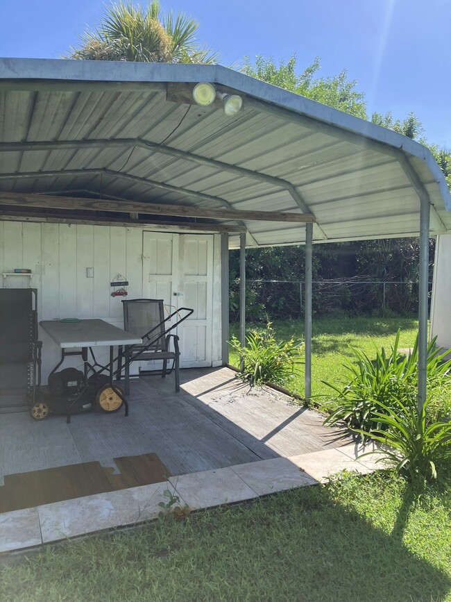 Building Photo - 3808 Tonkin Dr