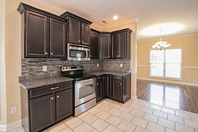Building Photo - 809 Carousel Ct