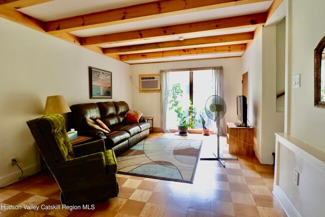 Building Photo - 259 John Joy Rd