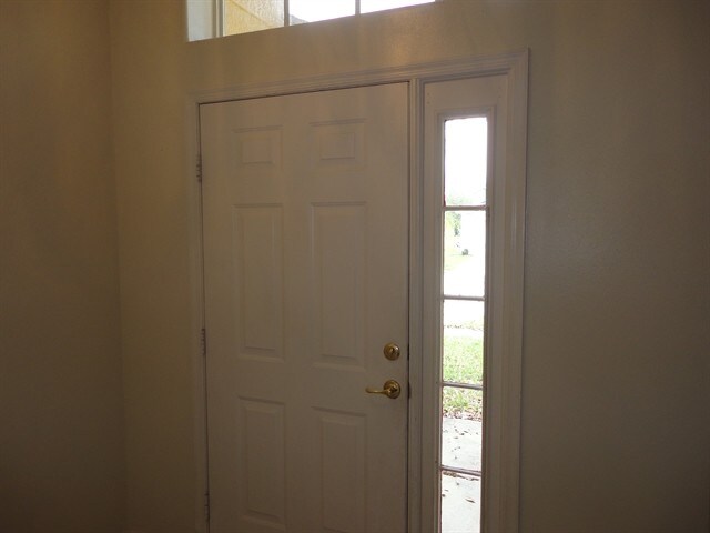 Building Photo - 3415 Bellingham Dr
