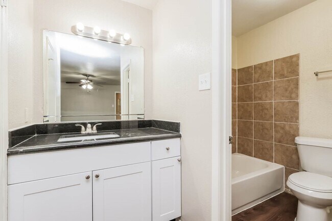 Building Photo - 3322 Dawnwood Dr