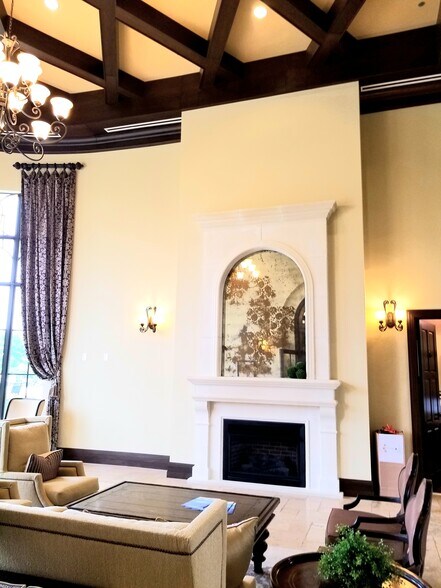 GRAN PARADISO SITTING ROOM - 12604 Garibaldi Ln