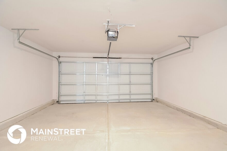 Building Photo - 356 Gourd St