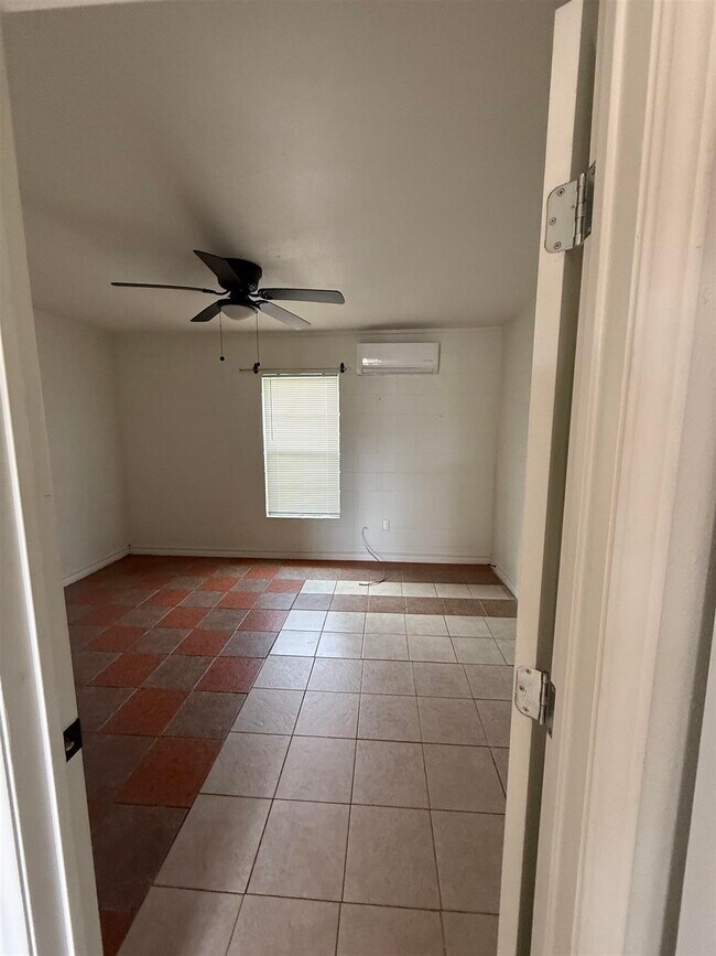 Building Photo - 3315 San Agustin Ave