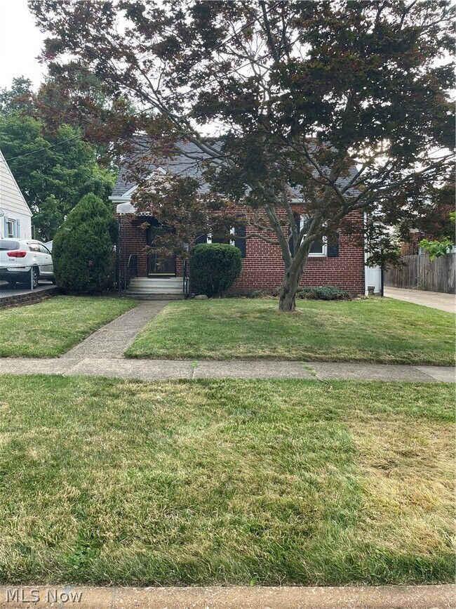 Building Photo - 2128 6th St