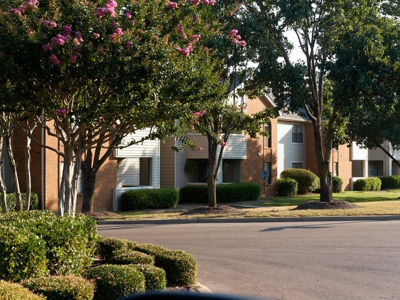 Primary Photo - Southcrest Lake