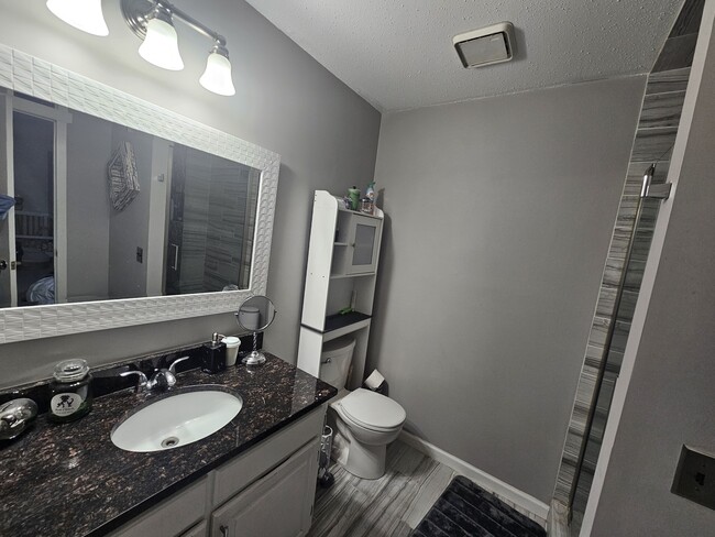 Master bathroom - 3 Oakwood Ave