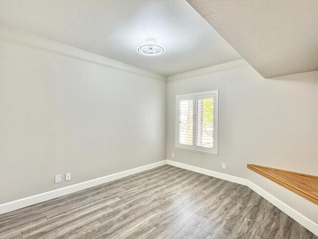 Building Photo - 1856 Tradan Dr
