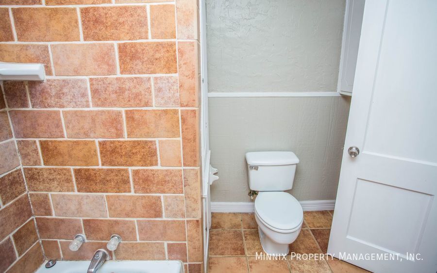 Building Photo - 2210 31st St