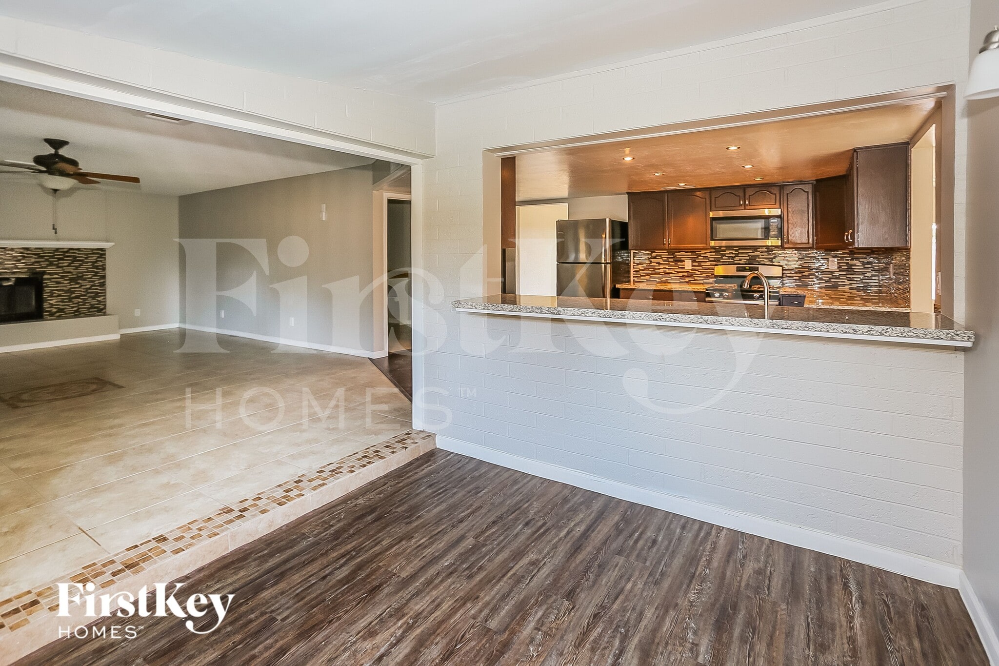 Building Photo - 8427 N 47th Dr