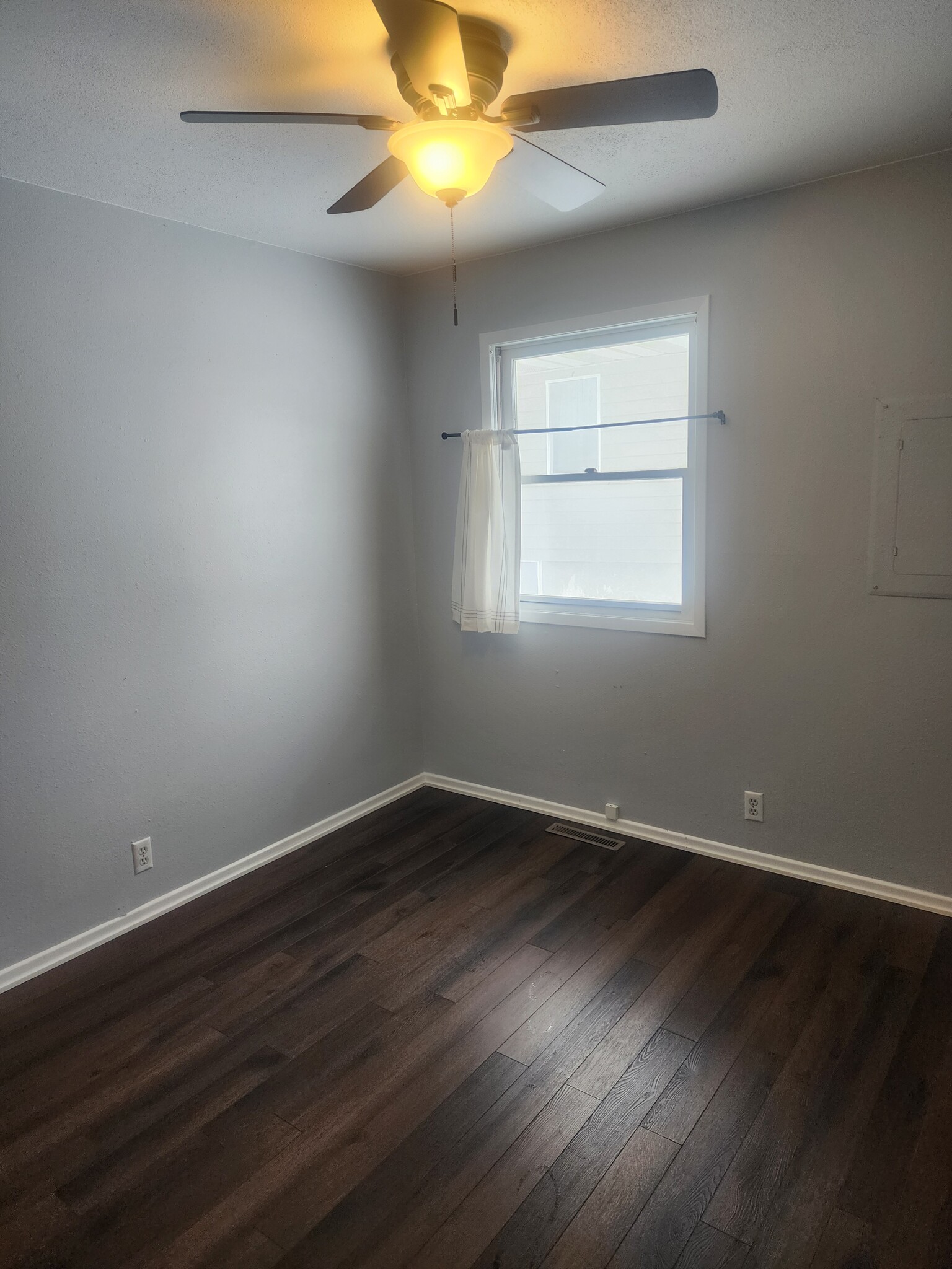 1st bedroom - 410 N 3rd St