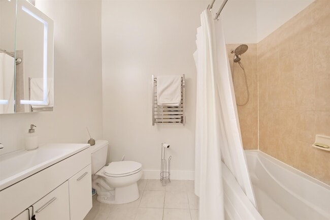 Building Photo - 61 Grand St