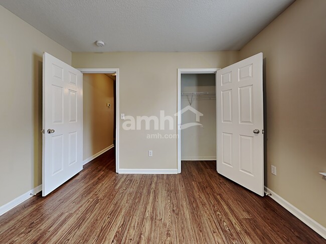 Building Photo - 508 Shoresbrook Rd