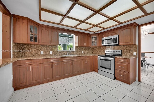 Building Photo - 26100 SW 192nd Ave