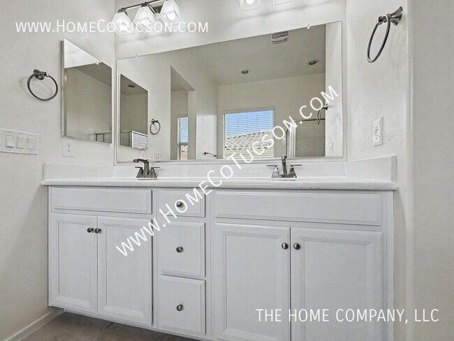 Building Photo - 38628 S Running Roses Ln