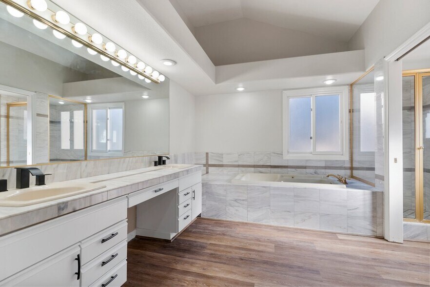 Building Photo - 7656 Boca Raton Dr