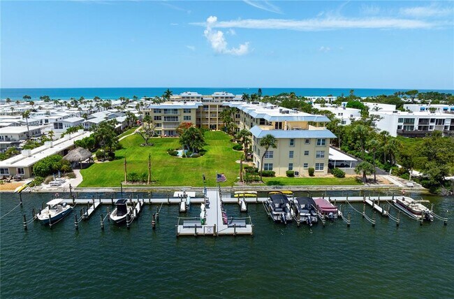 Building Photo - 3808 Gulf of Mexico Dr