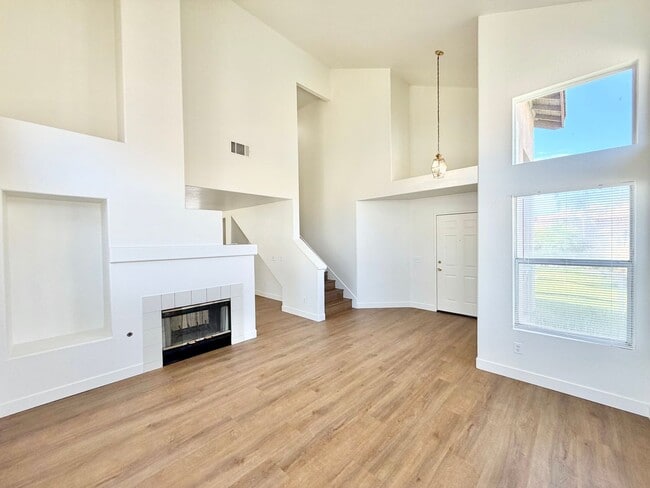 Building Photo - 4 Bedroom 3 Bathroom Cul-de-sac Home with Huge Backyard