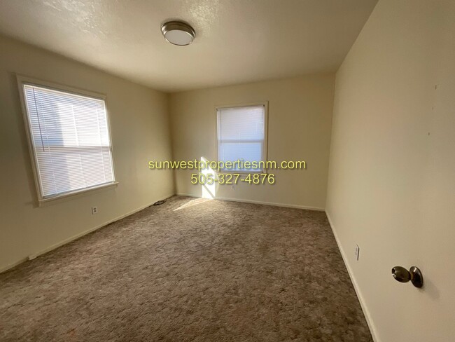 Building Photo - 3 Bedroom, 1 Bath House