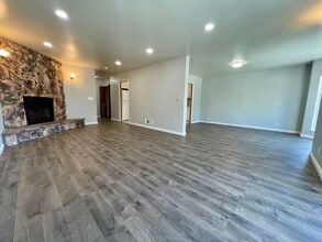 Building Photo - 538-540 36th Avenue (1104r)