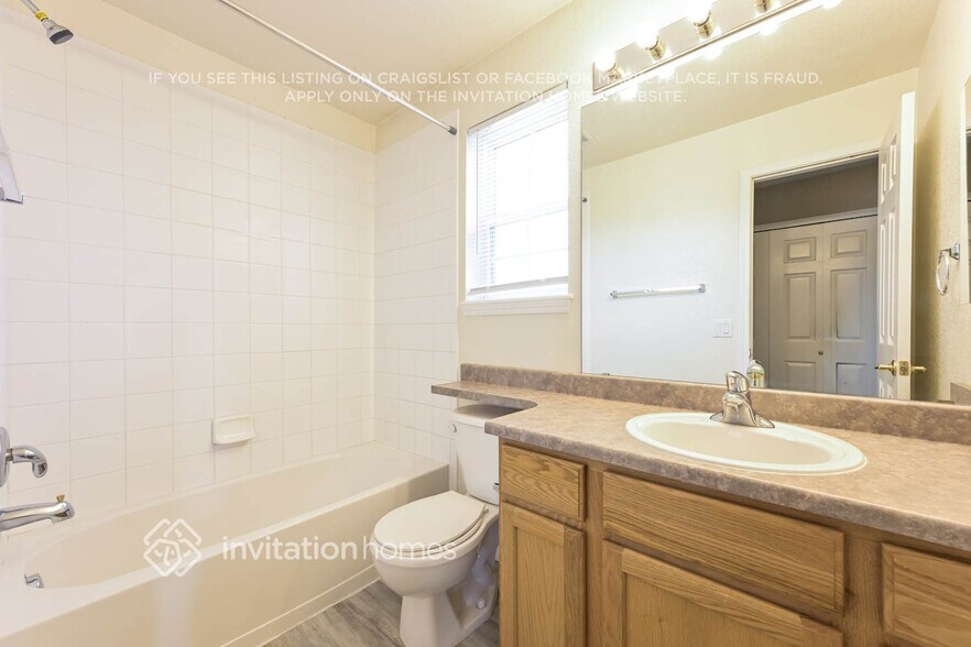 Building Photo - 3205 Oakes Mill Pl