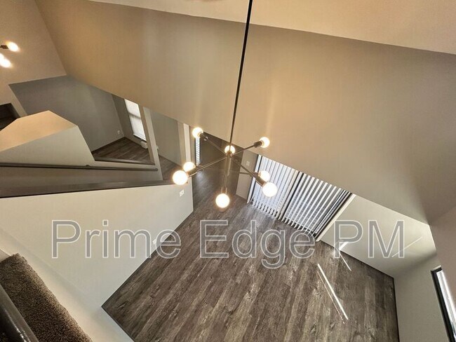 Building Photo - 1721 Ridgehaven Ct