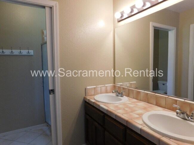 Building Photo - 7452 Santa Susana Way