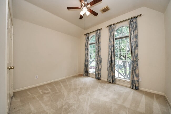 Building Photo - 1123 Spinnaker Way