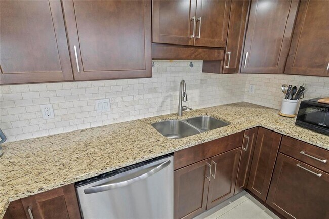 Building Photo - 3580 S Ocean Shore Blvd