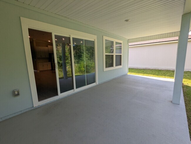 Building Photo - 126 Zancara St