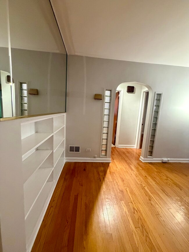 Building Photo - 314 E 83rd St