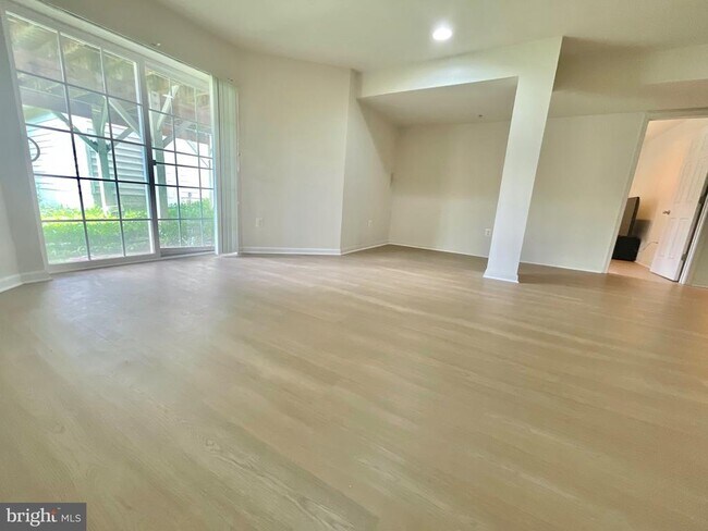 Building Photo - 23110 Mistflower Dr