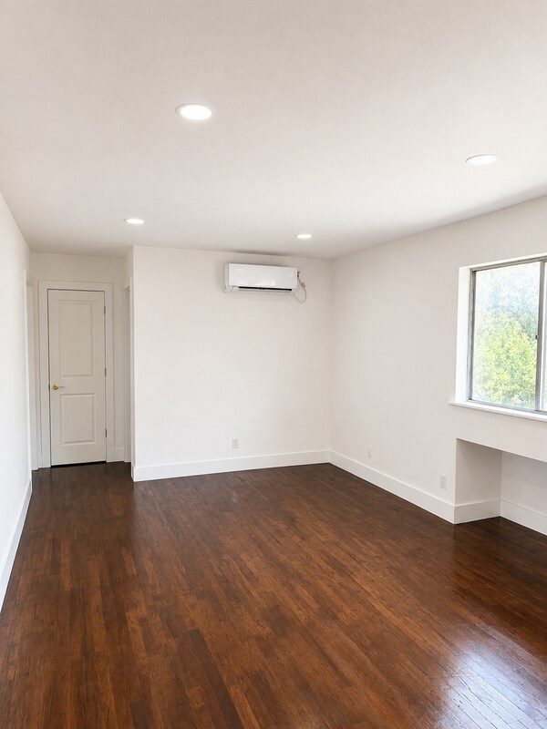 Building Photo - 2712 Oakcliff St