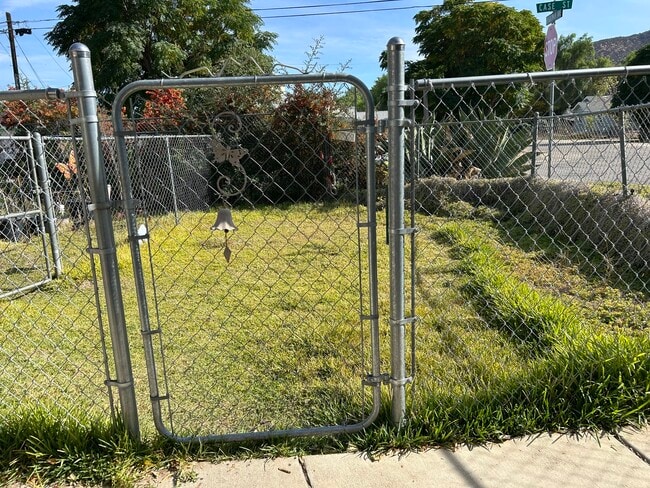 Building Photo - 33141 Case St