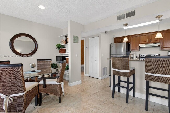 Building Photo - 1249 SW 46th Ave