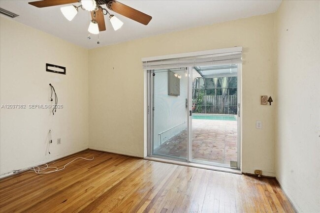 Building Photo - 2550 Trapp Ave