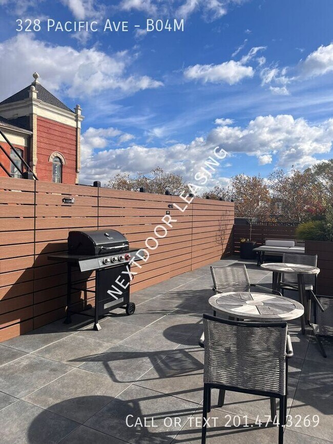 Building Photo - 328 Pacific Ave