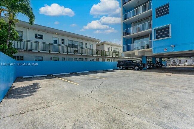 Building Photo - 8340 Harding Ave
