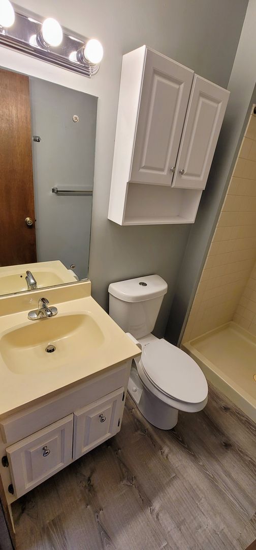 Building Photo - Lenoir City, 37772 - 2 Bedroom, 2 Full Bath, 1,000 square foot One-Level Condo SHORT TERM LEASE O...