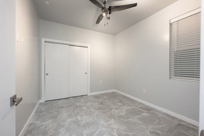 guest room - 4358 Capistrano Ave