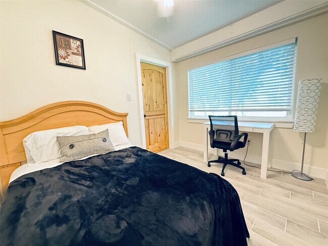 Building Photo - 3936 Wagon Rd