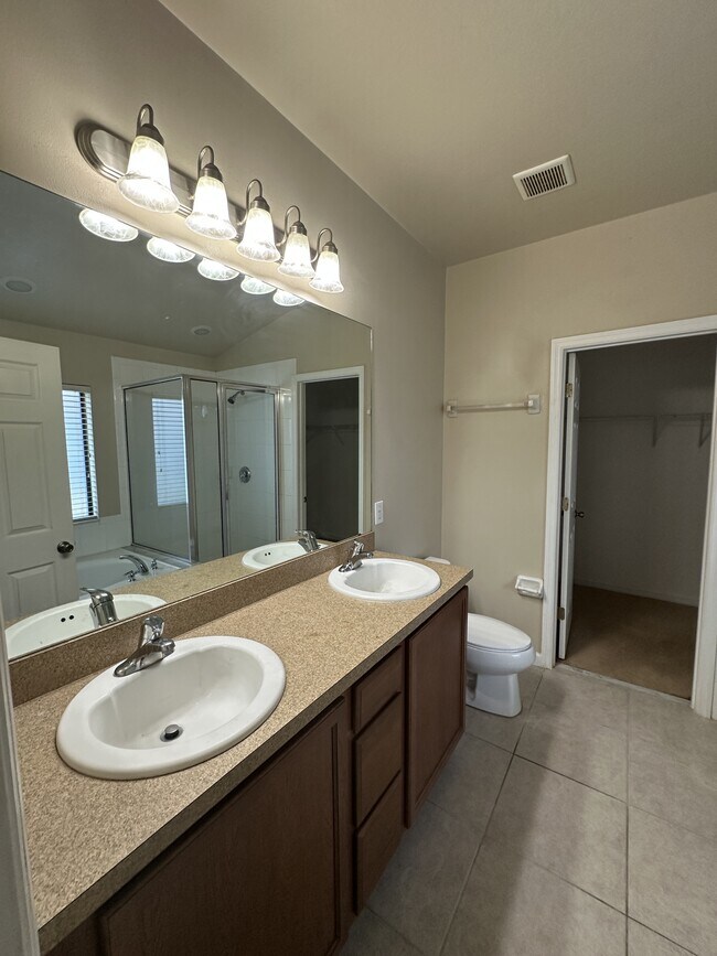 Building Photo - 464 Dryden Cir