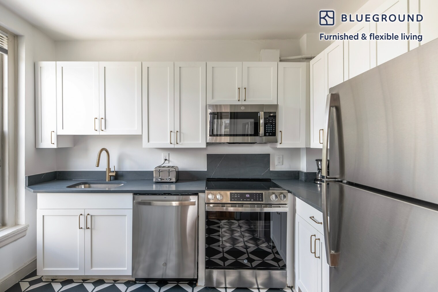 Building Photo - 1284 Beacon St