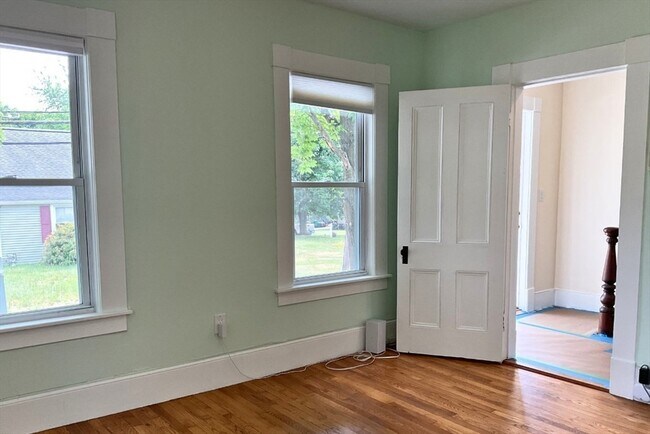 Building Photo - 7 Riverneck Rd