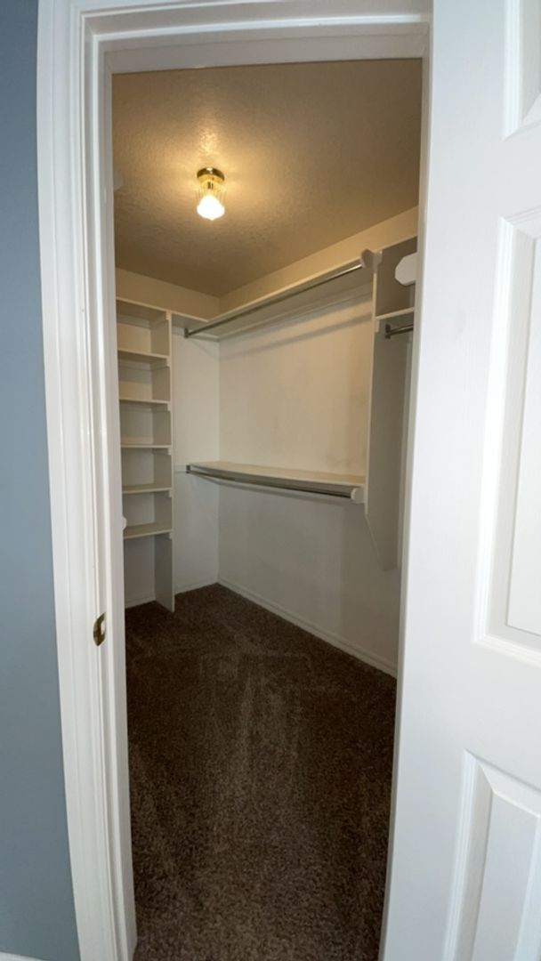 Building Photo - Well-maintained 3-bedroom, 2-bath home in ...