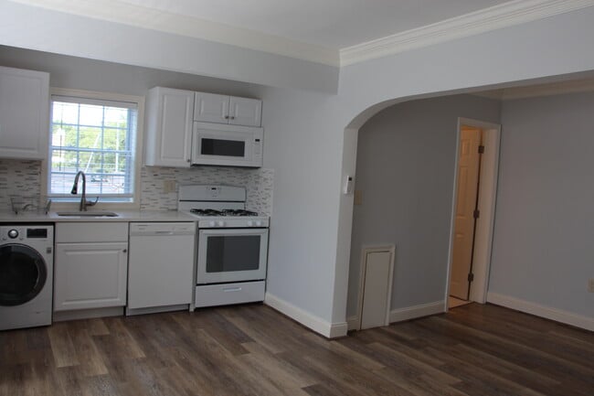 Building Photo - 911 N Fillmore St