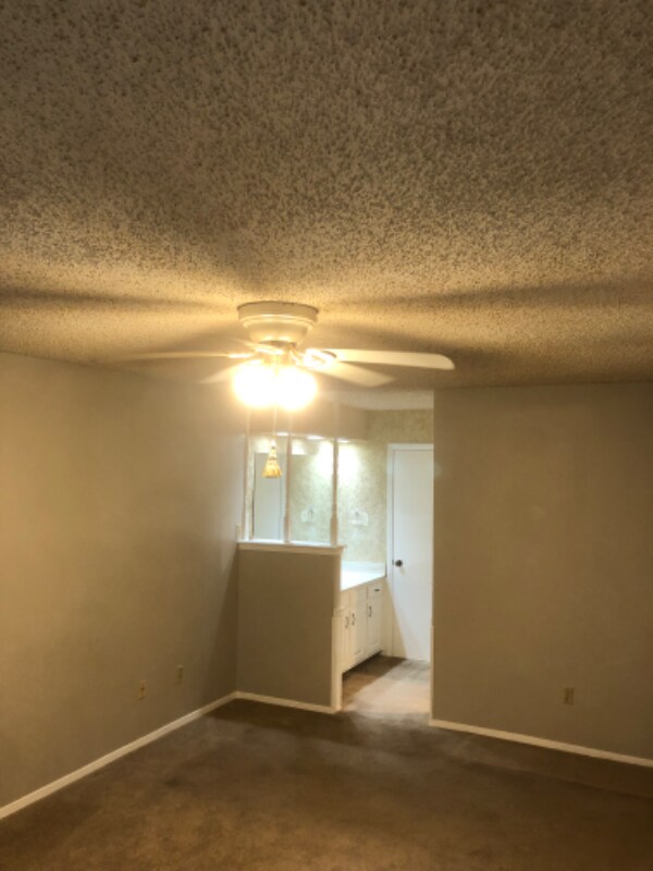 Building Photo - 413 Top Hill Dr