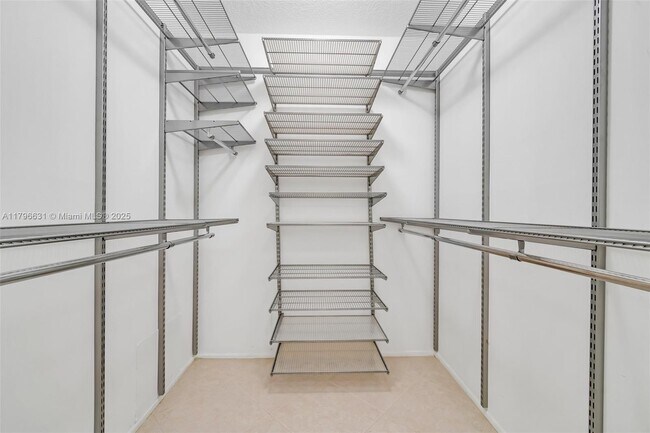 Building Photo - 933 Cypress Grove Dr